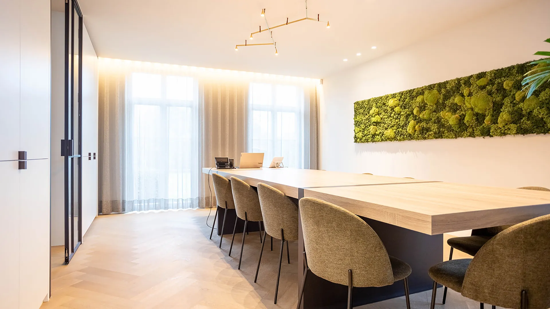 VAN EEPOEL & VAN DYCK